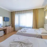 Hotel Dost 2*