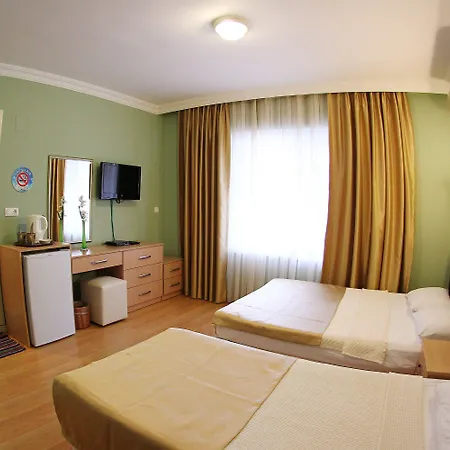 多斯特酒店 2* 马尔马里斯