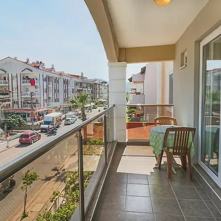 多斯特酒店 马尔马里斯